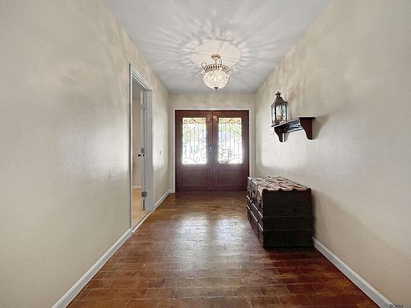 3rd image of 415 S Jefferson Ave