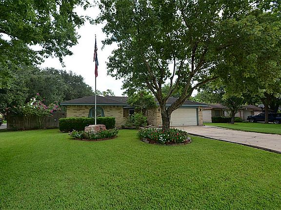 2nd image of 2611 Willow Dr