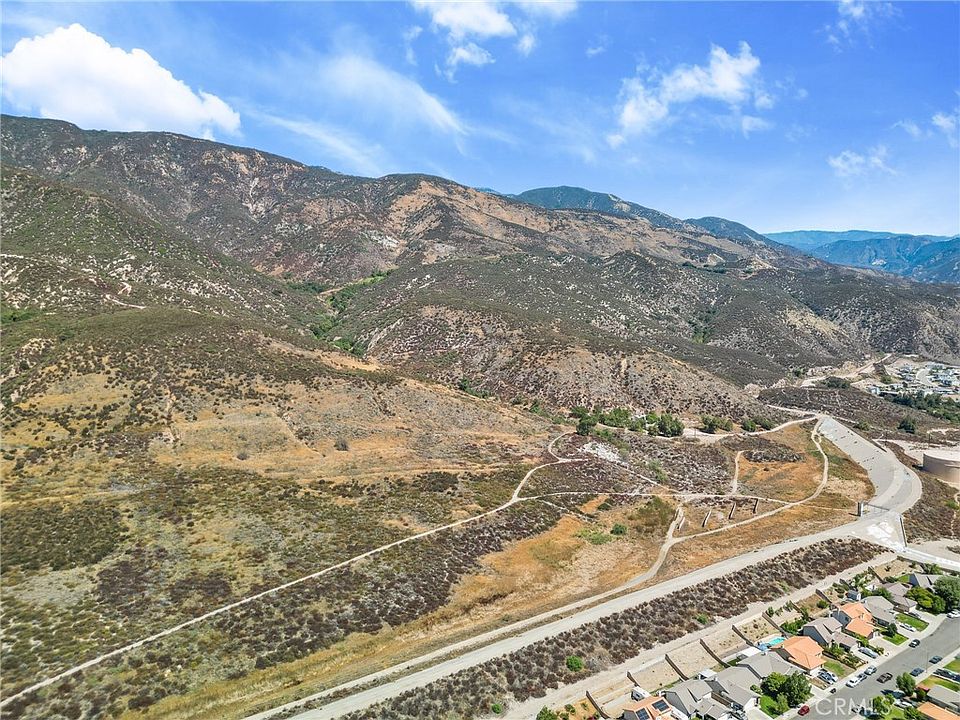 1st image of 2 W Hill Dr