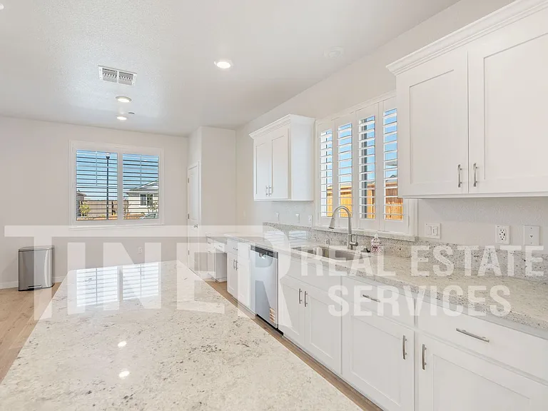 7160 El Cerrito Way — Photo 9
