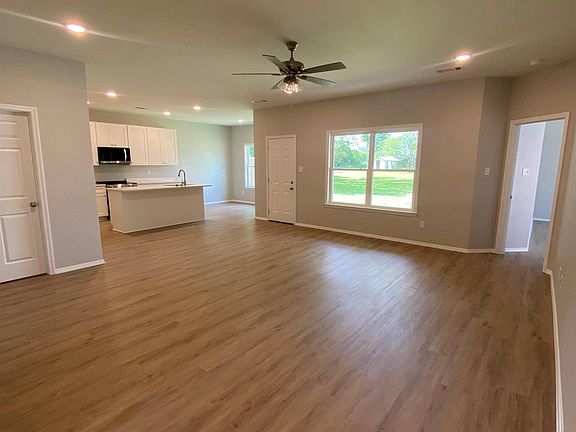 5th image of 3512 Village Walk Dr
