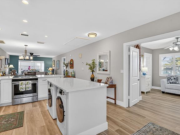 4th image of 8871 Warwick Drive