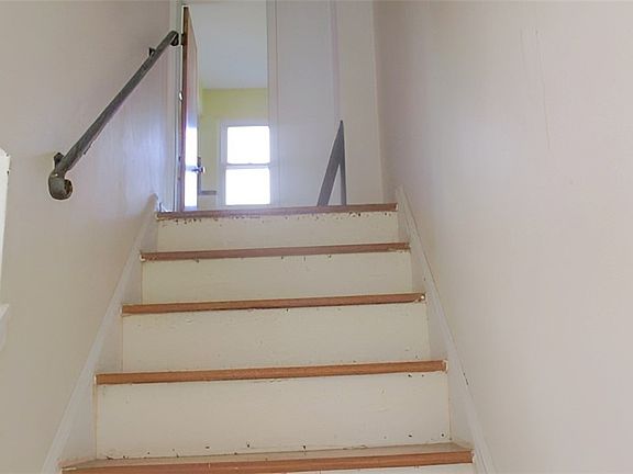 3rd image of 23387 Farringdon Ave #54