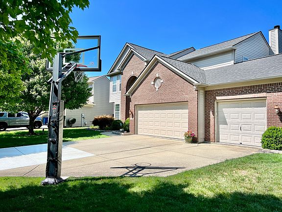 3rd image of 11512 Rossburn Dr