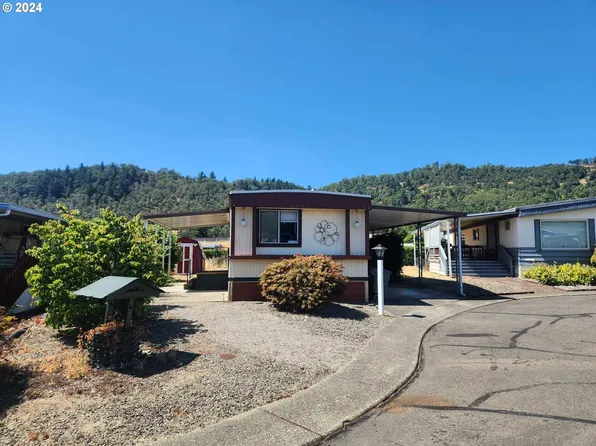 404 Shadow Ranch Ln, Roseburg, OR 97470