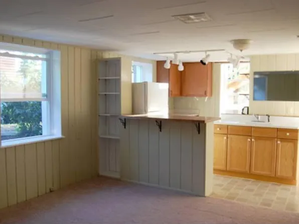 8519 5th Ave NE, Seattle, WA 98115