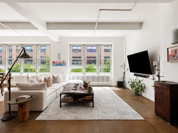 335 West 38th Street image 1 of 11