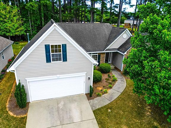 3rd image of 10 Hanging Moss Ln