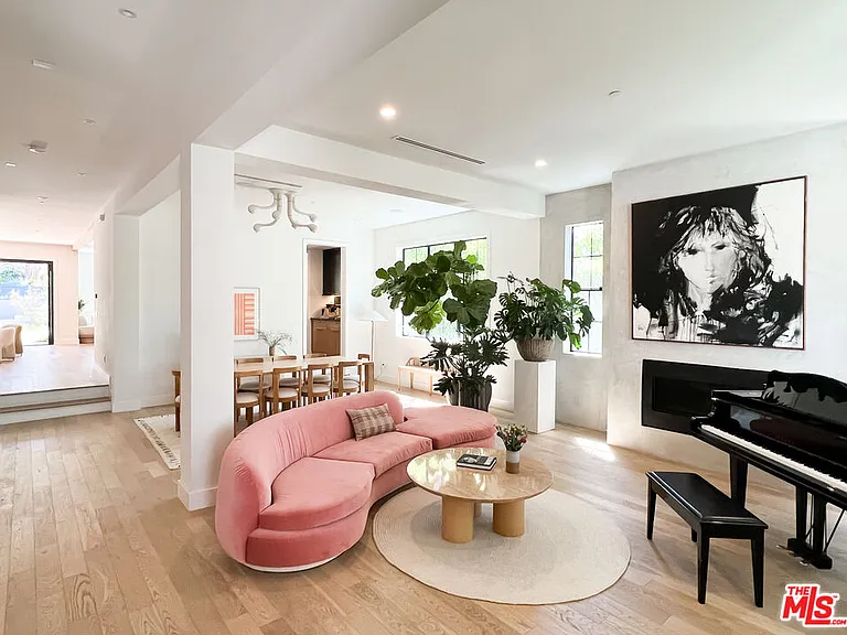 3544 Ocean View Ave — Photo 3