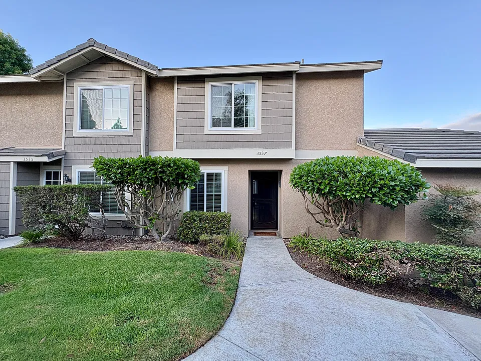 3537 Caminito Carmel Lndg