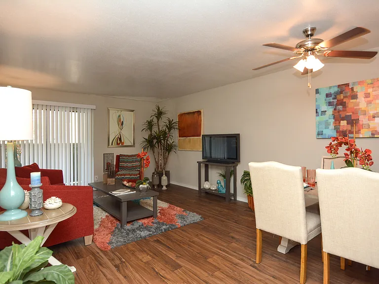 Lost Creek Ranch Apts — Photo 25