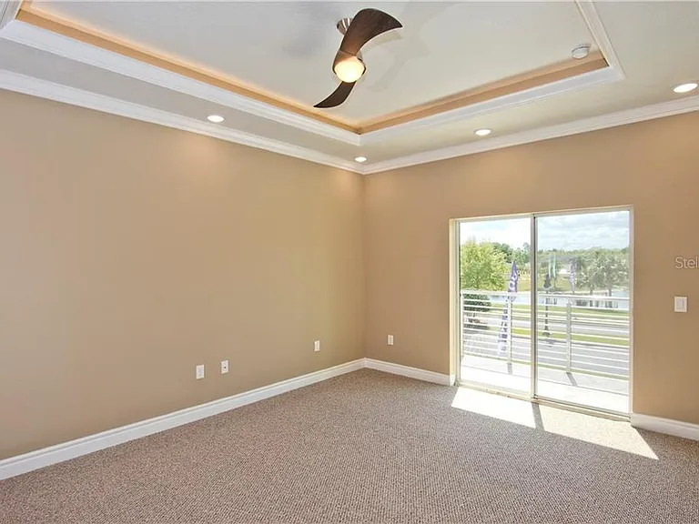1927 Greenbriar Ter — Photo 9