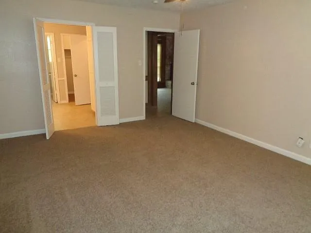 802 Baltic Ln — Photo 23