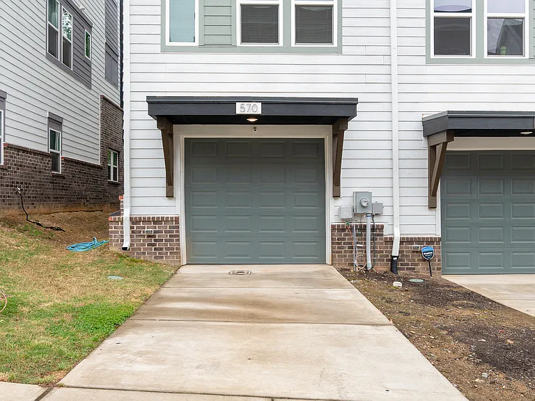 570 W End Dr — Photo 56