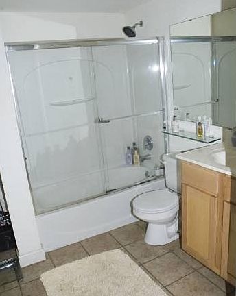 5th image of 5360 Pershing Ave APT 2A