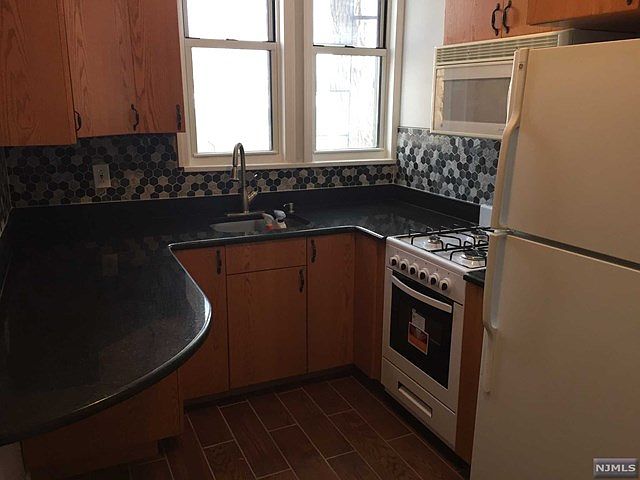 2nd image of 644 Oradell Ave APT 1