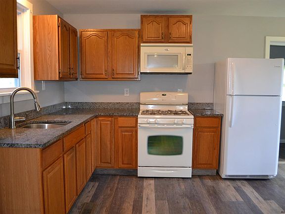 5th image of 37 Peck Ave