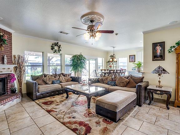 3rd image of 1108 River Rock Dr
