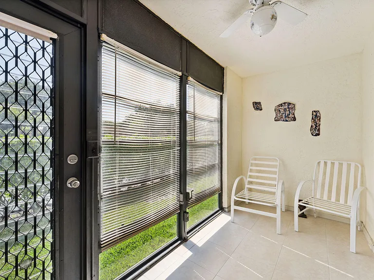 15301 Pembridge Ave #43 — Photo 21