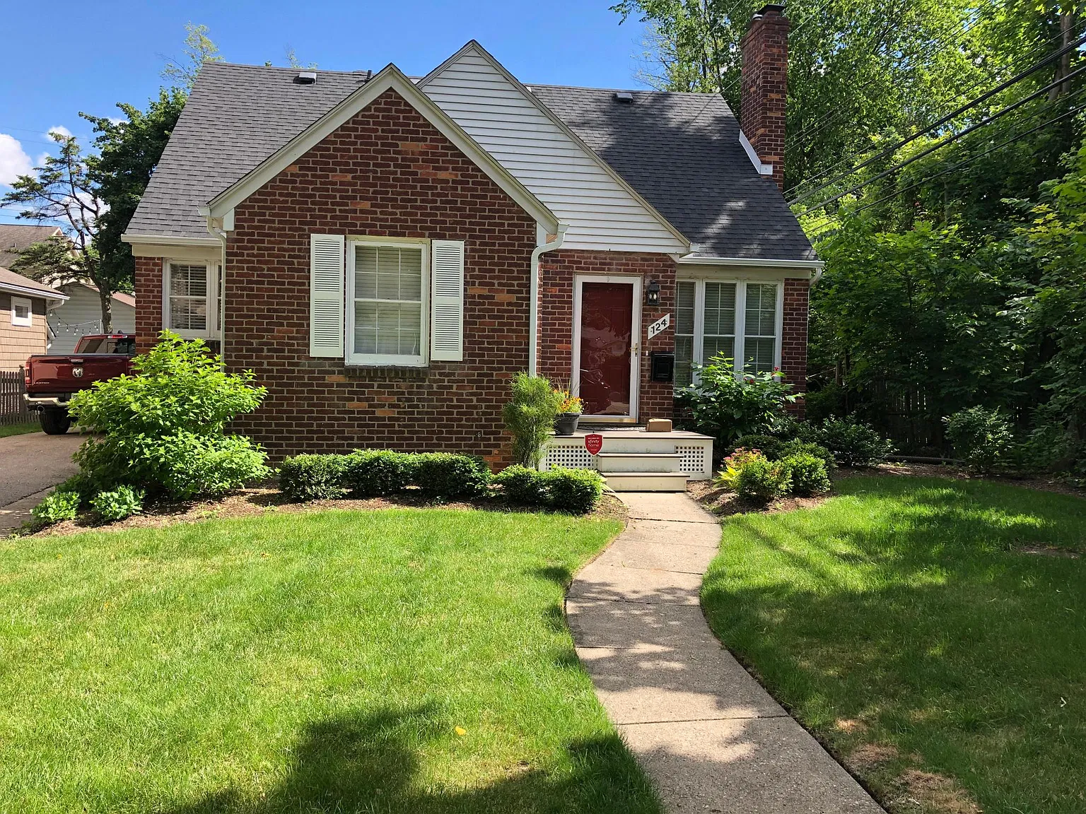 3 bed, 2000 sqft, $2,900 — Photo 2