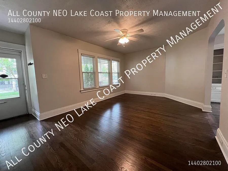 2 bed, 1046 sqft, $1,445 — Photo 2