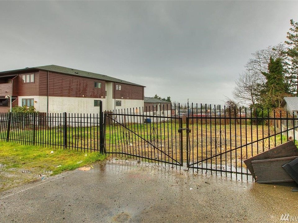 2nd image of 21615 29th Ave S