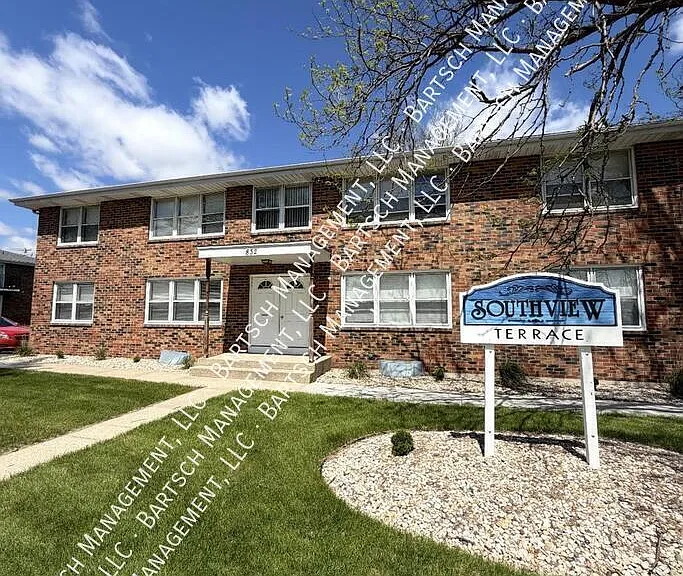 832 Kellogg Ave #6 — Photo 1
