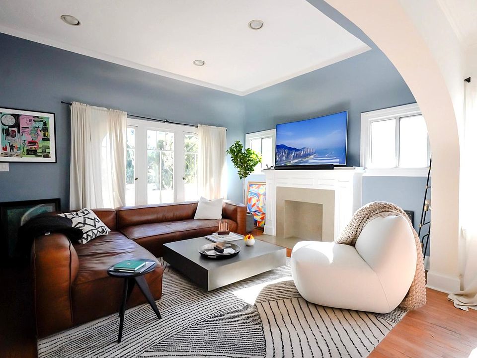 1st image of 1123 N Poinsettia Pl