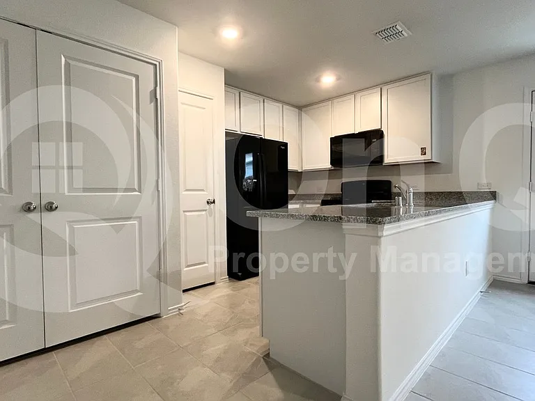 7205 Gray Wolf Ln — Photo 5
