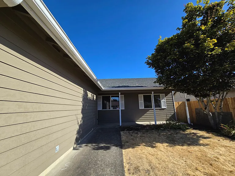 4631 Cherrybud Ct SE — Photo 3