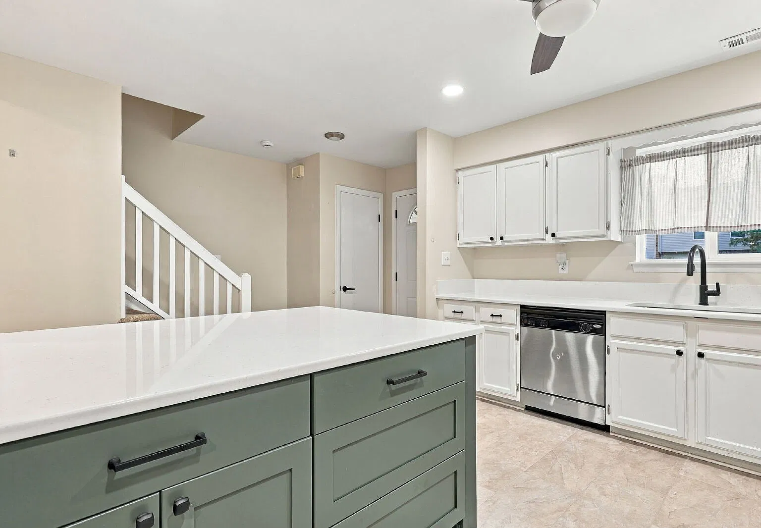 2 bed, 2.5 bath, 1508 sqft, $2,800 — Photo 4