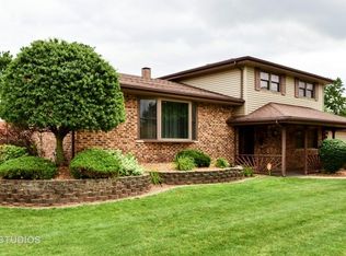 18405 Locust St, Lansing, IL 60438