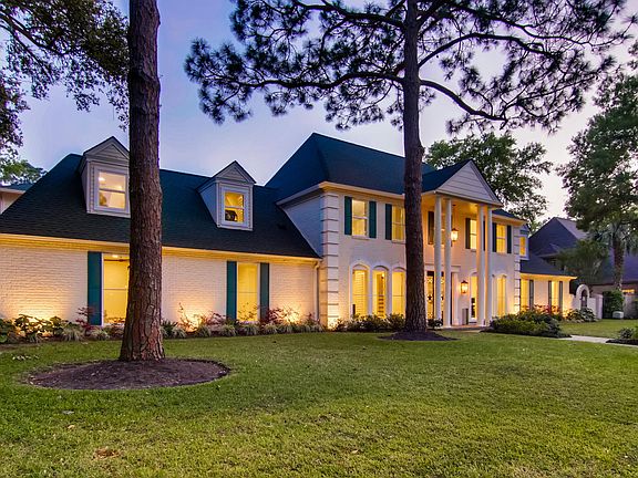 3rd image of 15831 Fleetwood Oaks Dr