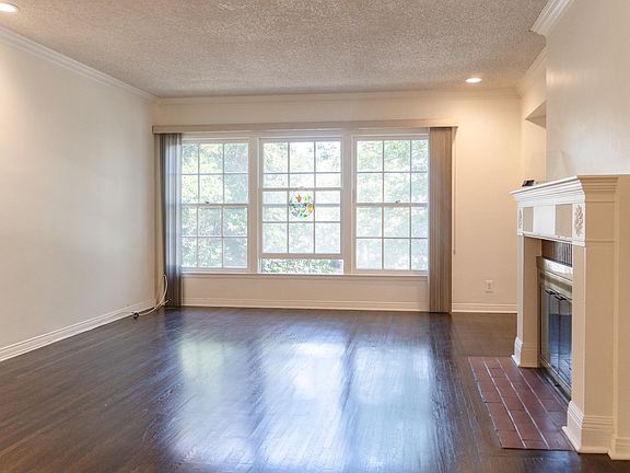 4th image of 271 S Spalding Dr APT A