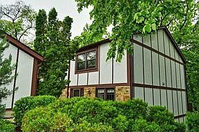 2nd image of 30 White Oak Cir