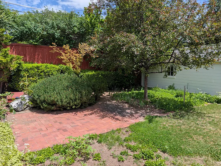 1829 E Bryan Ave — Photo 22