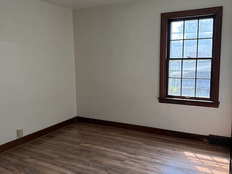 314 E 3rd St #6 — Photo 5