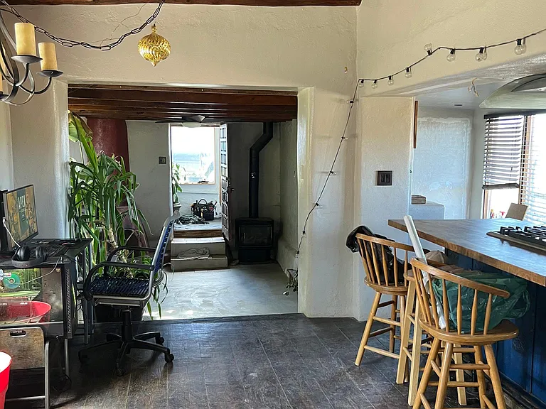 618 Nelson Ln — Photo 9