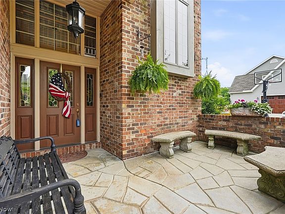 5th image of 8413 Hickory Hill Dr