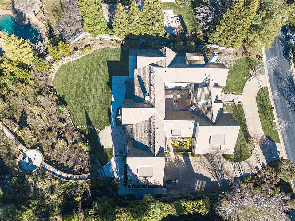 2nd image of 2415 Pomino Way