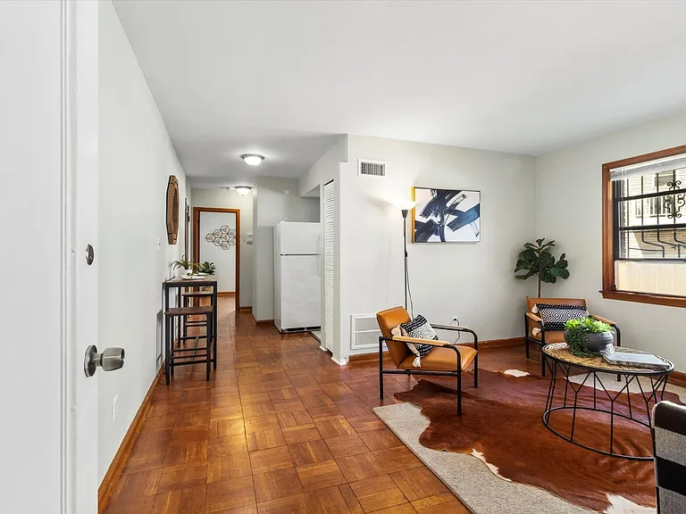 613 Hamlin St NE #2 — Photo 2