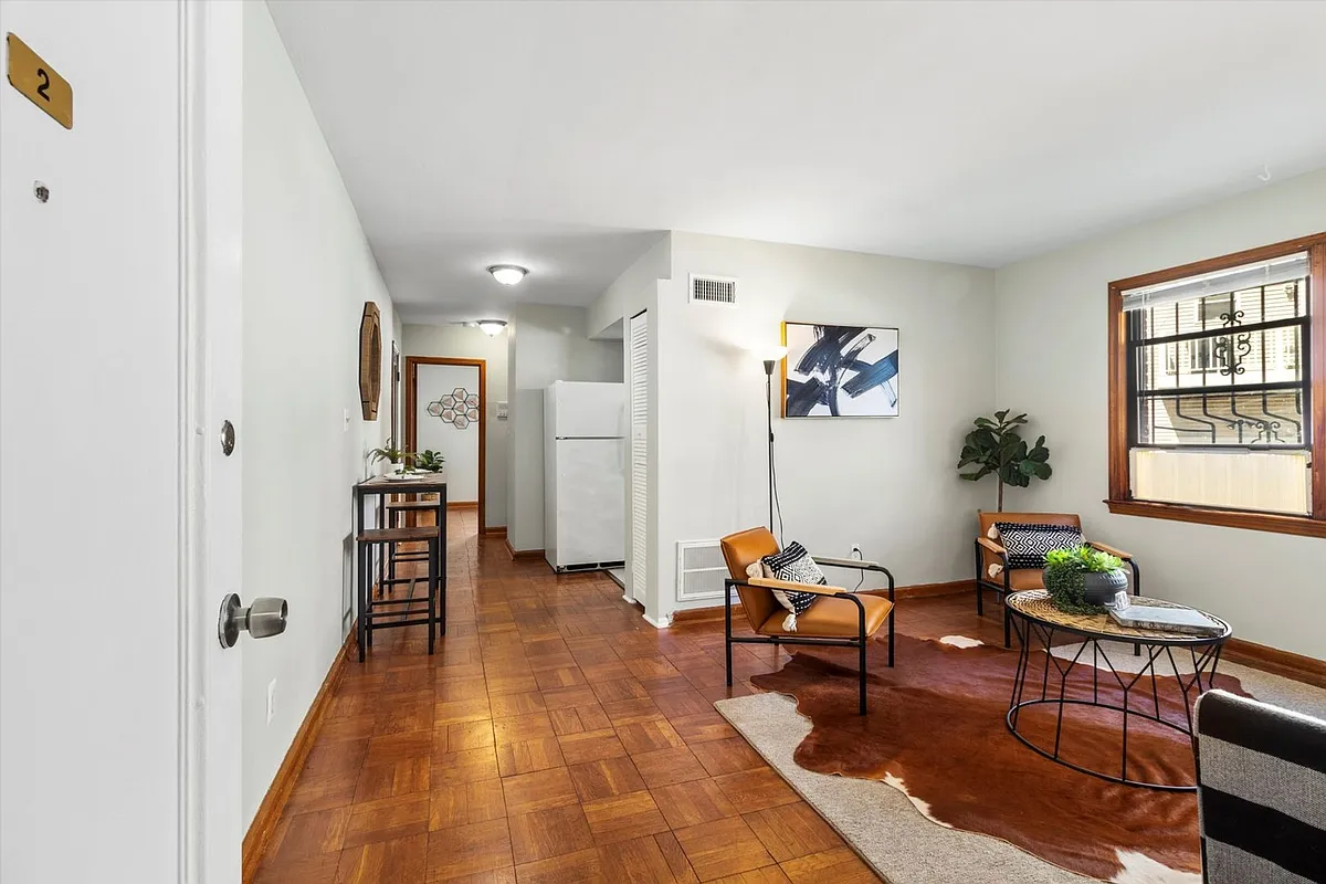 Building Photo - 613 Hamlin St NE #2