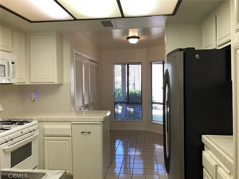 25951 Orbita — Photo 11