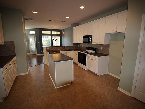 5th image of 10319 Thornmont Ln