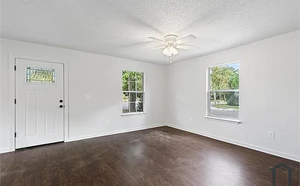 2100 Brooklyn Rd — Photo 10