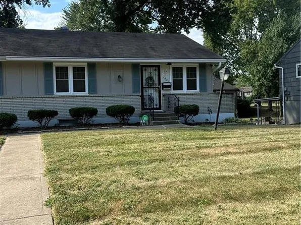 7901 E 87th St, Raytown, MO 64138