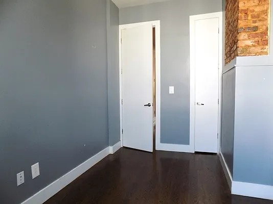 Rented by EXR | media 37