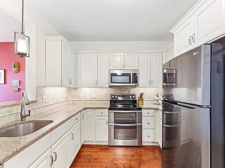 2122 W Brooks St #A — Photo 1