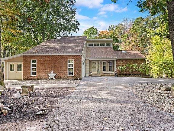 4th image of 13421 Woodland Ct