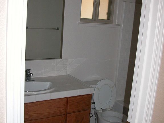 5th image of 248 Oxford Ave